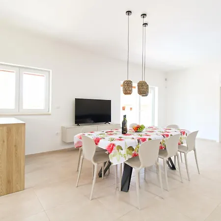 Lavanda 2340 * Valbandon